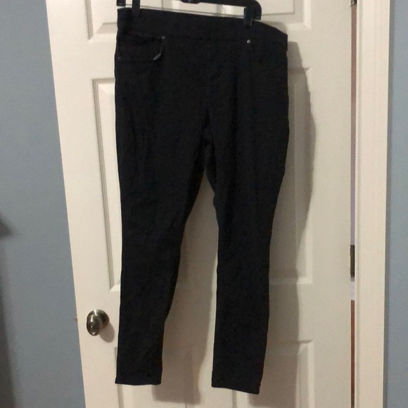 Levi’s Shaping Legging Size 33 in Black